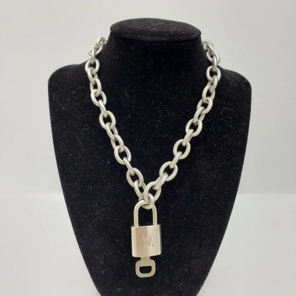 Authentic Louis Vuitton Padlock w/Unbranded Stainless Steel Plated Silver Chain - Picture 7 of 10